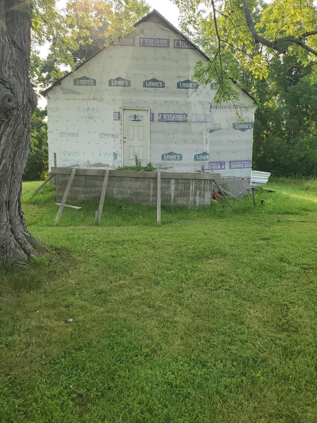 2286 Highland Avenue, Benton charter township
