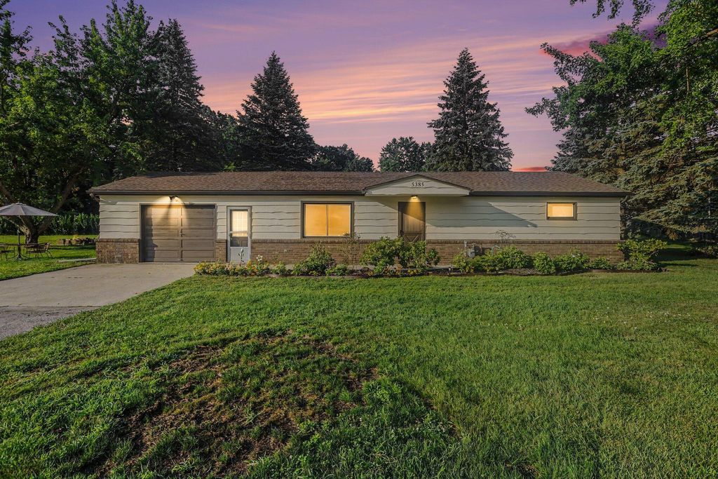 5385 Saint Joseph Avenue, Stevensville village