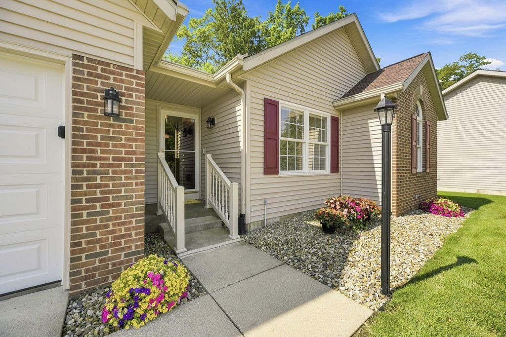 330 Carefree Court, Niles city