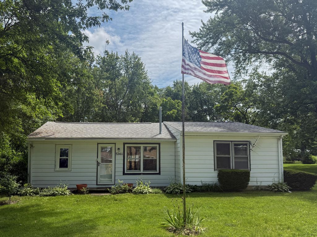 52411 Lakeview Drive, Wayne township