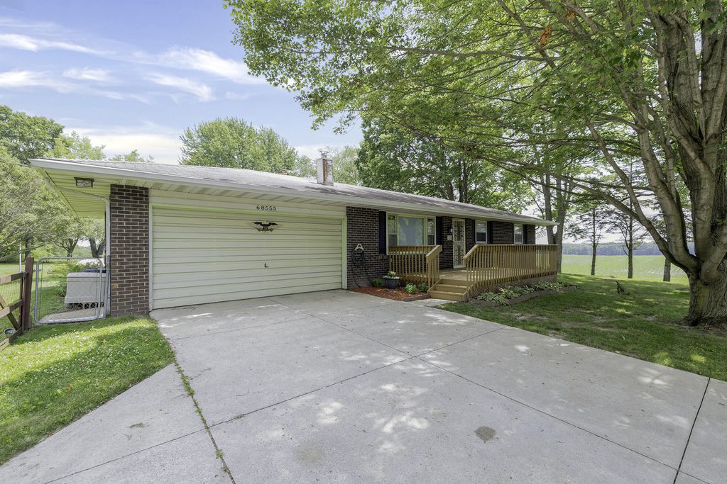 68555 Union Road, Porter township