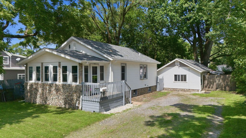 27 S Smith Street, New Buffalo city