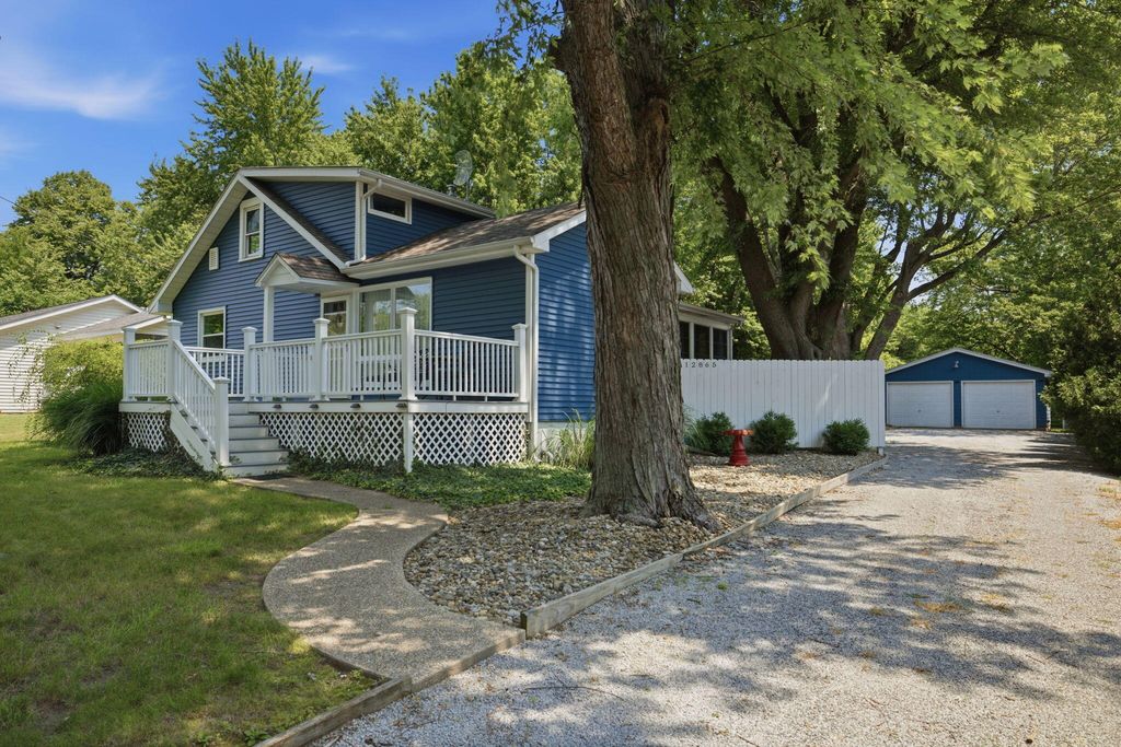 12865 Flynn Road, Chikaming township
