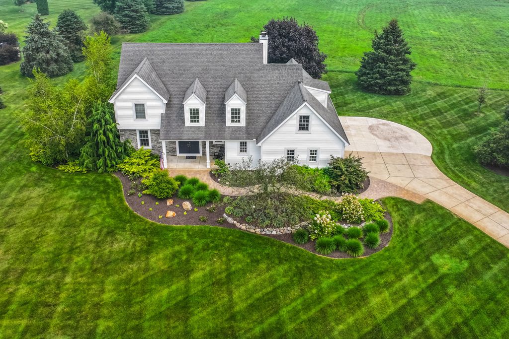 103 Bridle Path Lane, Niles township