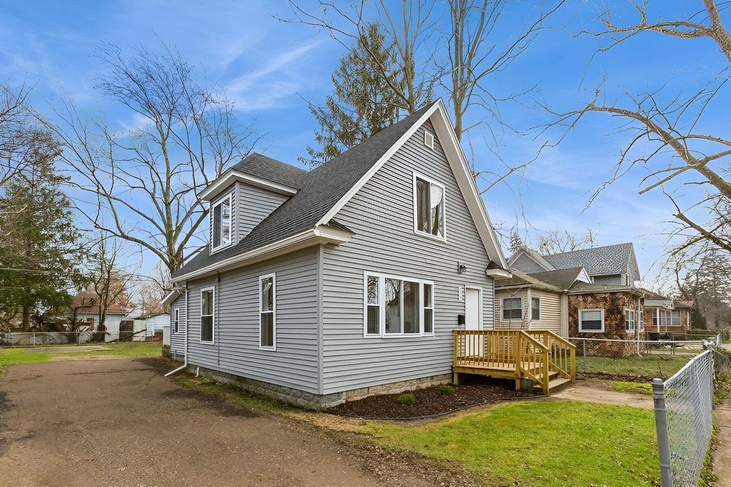 979 Lavette Avenue, Benton Harbor city