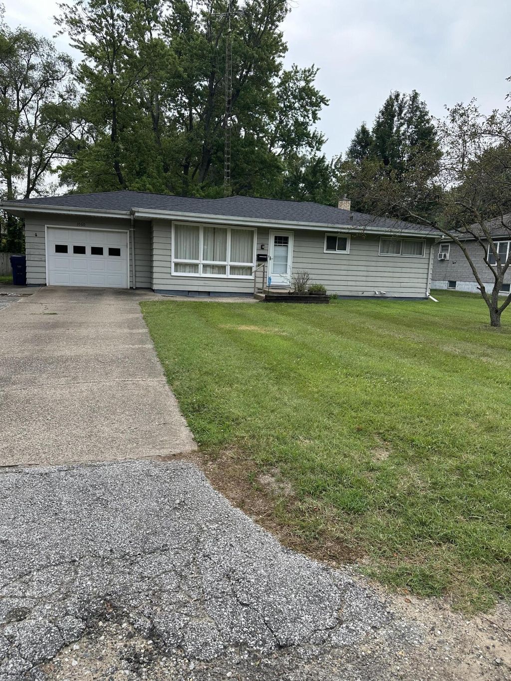 1060 Indiana Avenue, Benton charter township