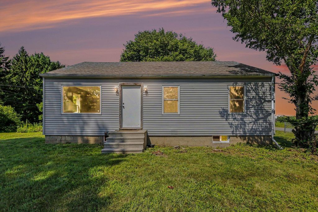 10906 Pucker Street, Berrien township