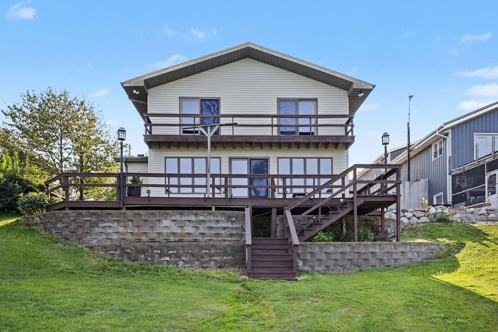 70219 Hilltop Drive, Porter township