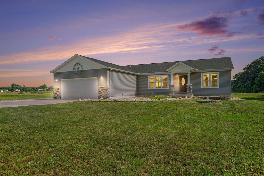 3170 Pine Lake Street, Howard township