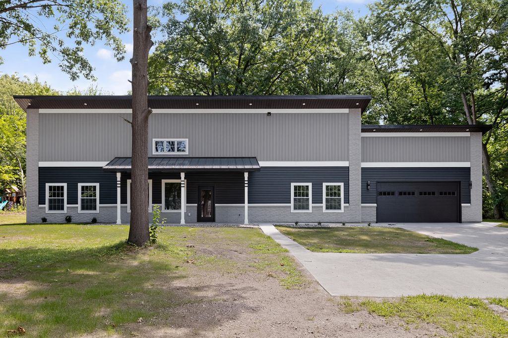3153 College Street, Niles township