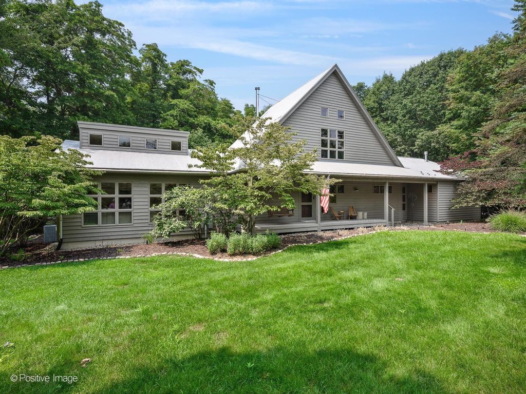 13670 Cottonwood Lane, Chikaming township