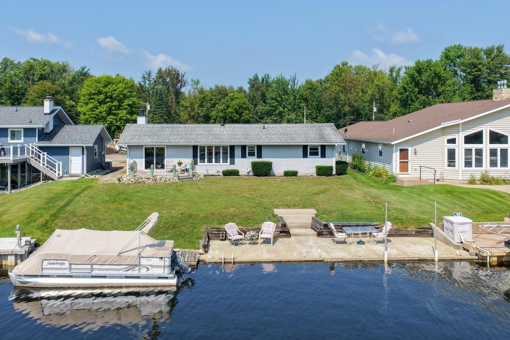 68441 N Channel Parkway, Mason township