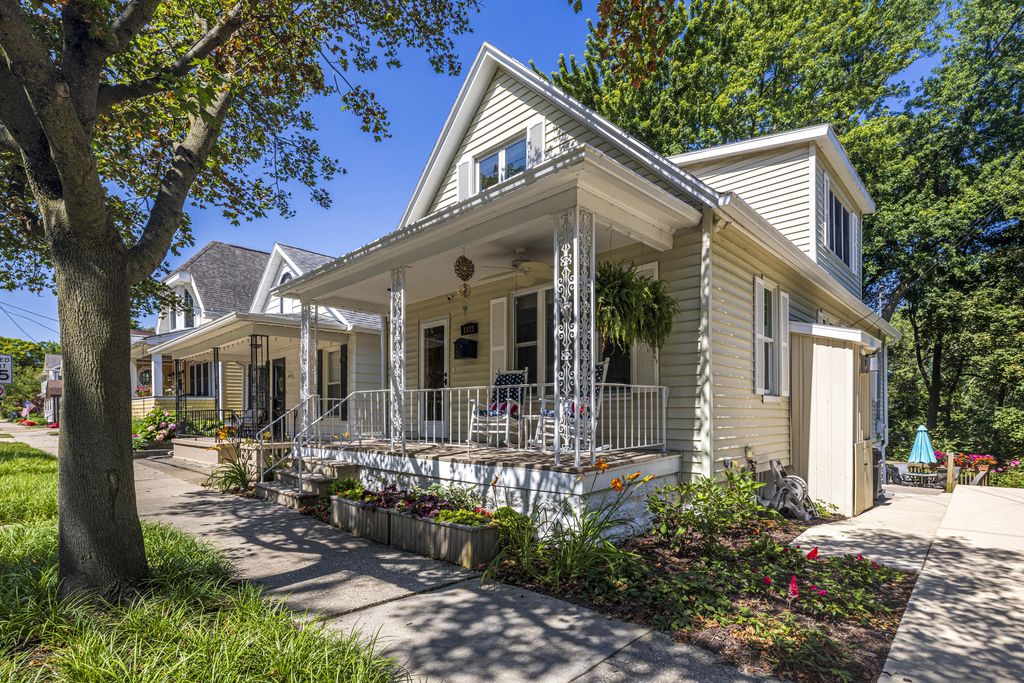 1022 Lake Boulevard, St. Joseph city