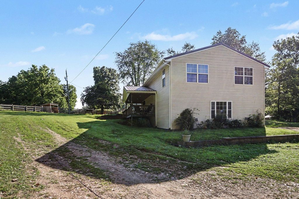 64795 Cassopolis Road, Calvin township