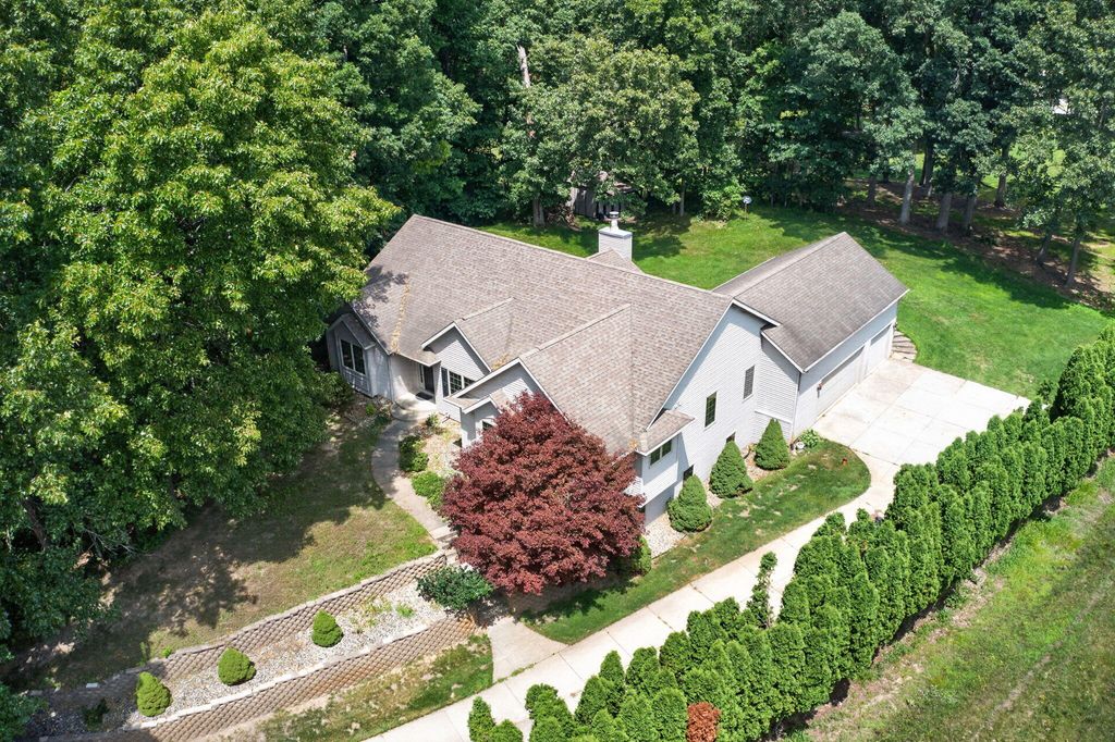 4645 River Pointe Boulevard, Buchanan township