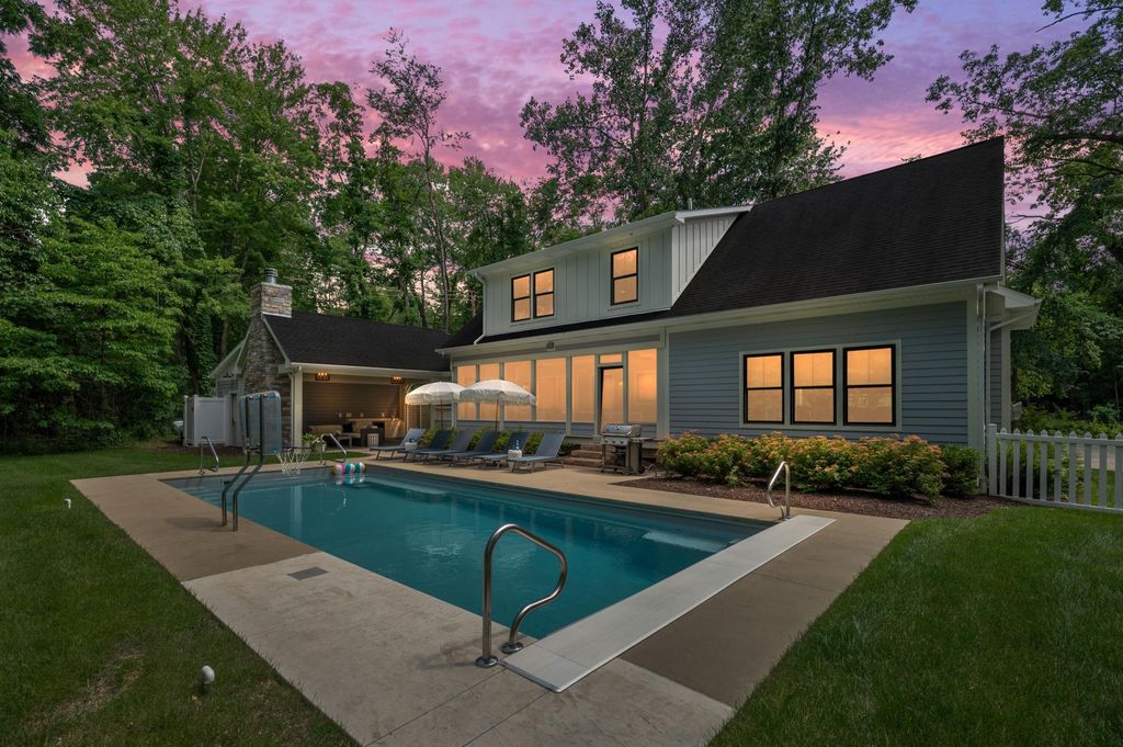 10305 Alice Avenue, New Buffalo township