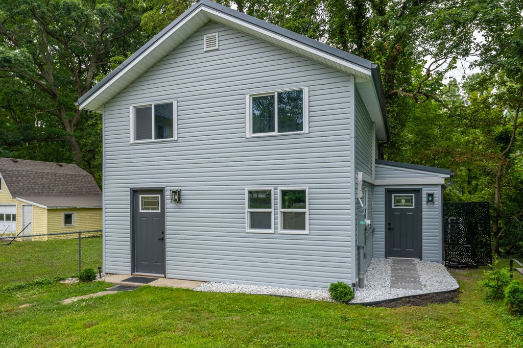 411 Paw Paw Avenue, Watervliet city