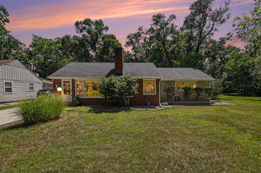 216 Hampton Road, Benton charter township