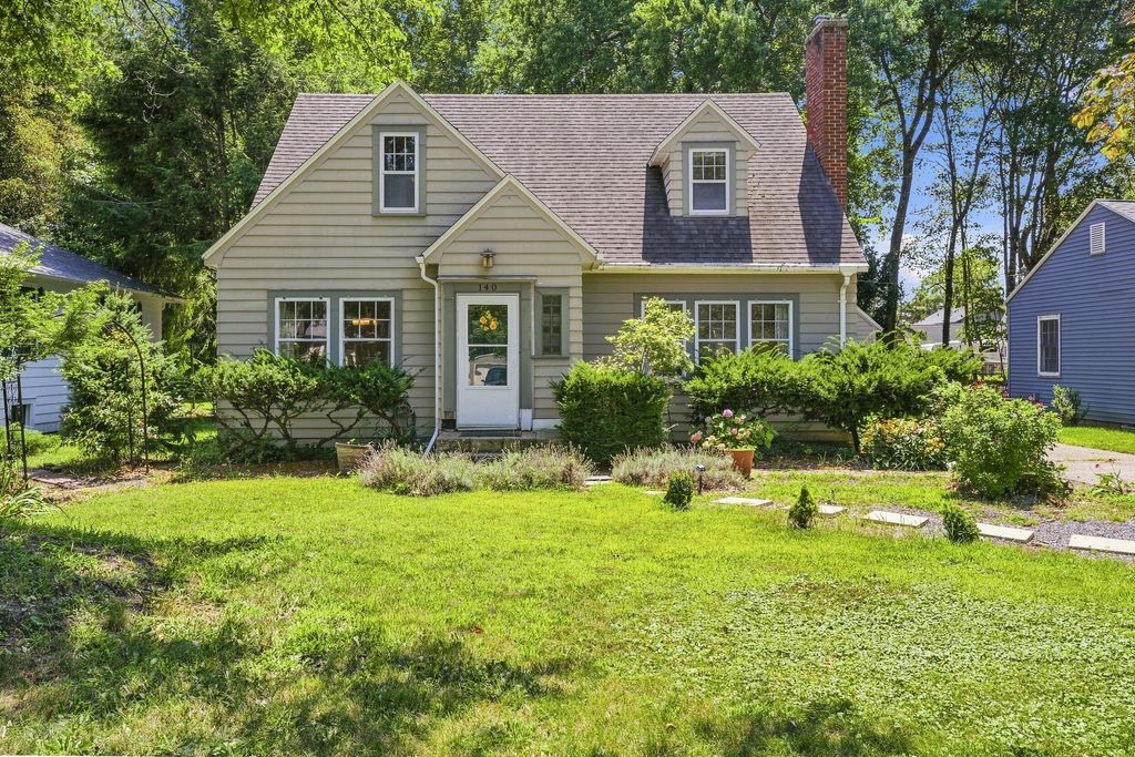 140 Orchard Lane, Benton charter township