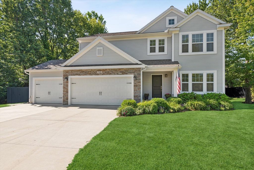 7242 Pacific Avenue, Casco township