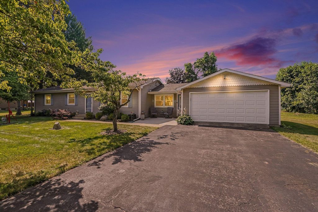 28783 Sarabyn Street, Silver Creek township