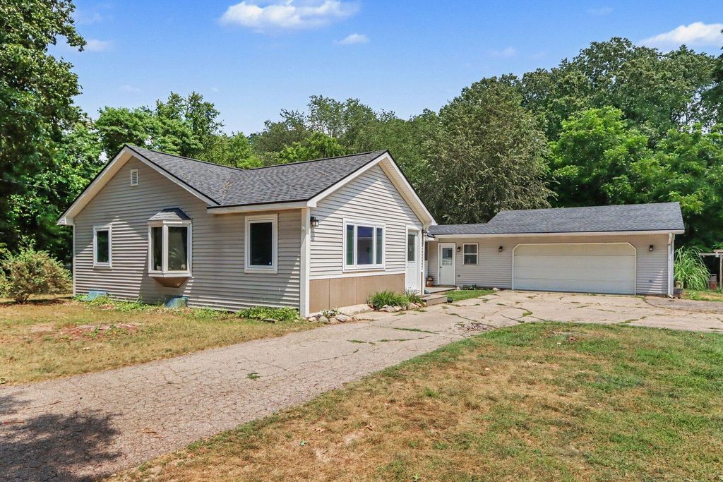 13801 32nd Street, Pine Grove township