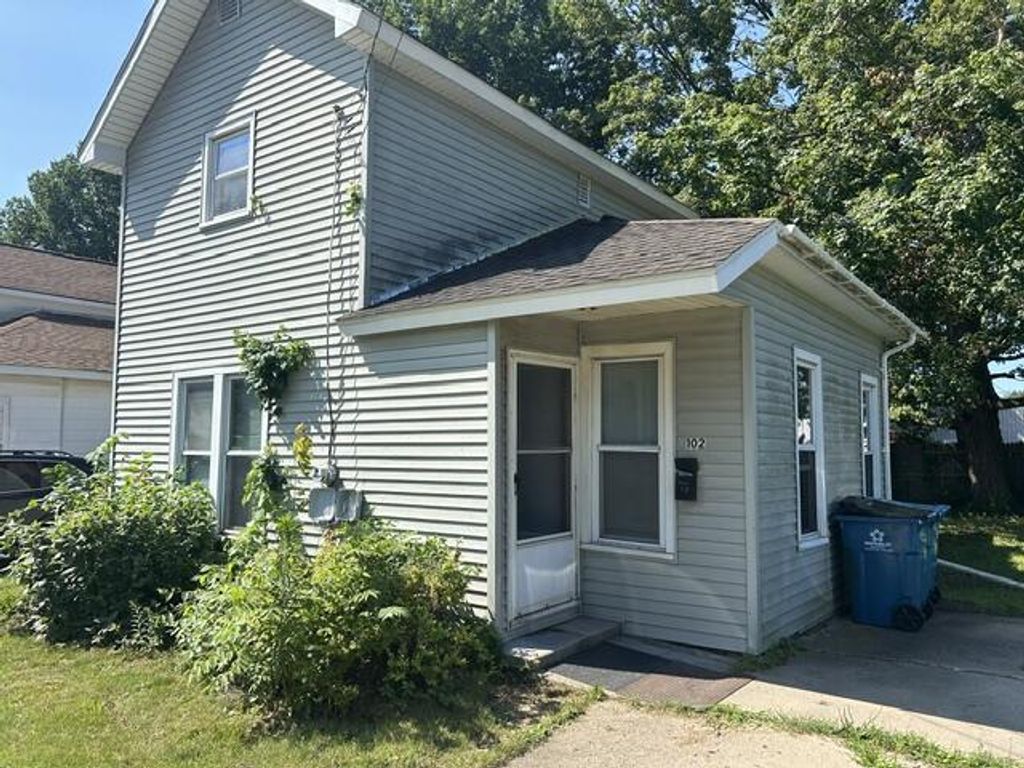 102 S George Street, Decatur village