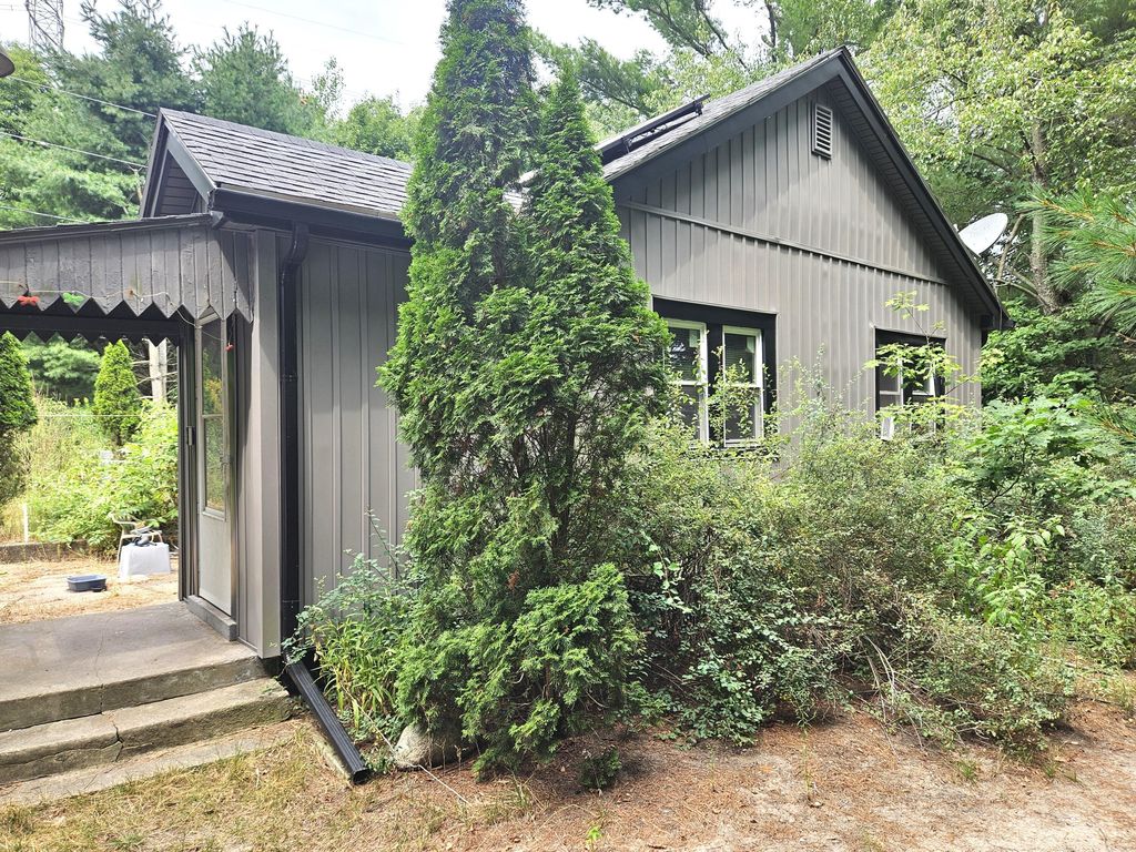 38050 78th Street, Covert township