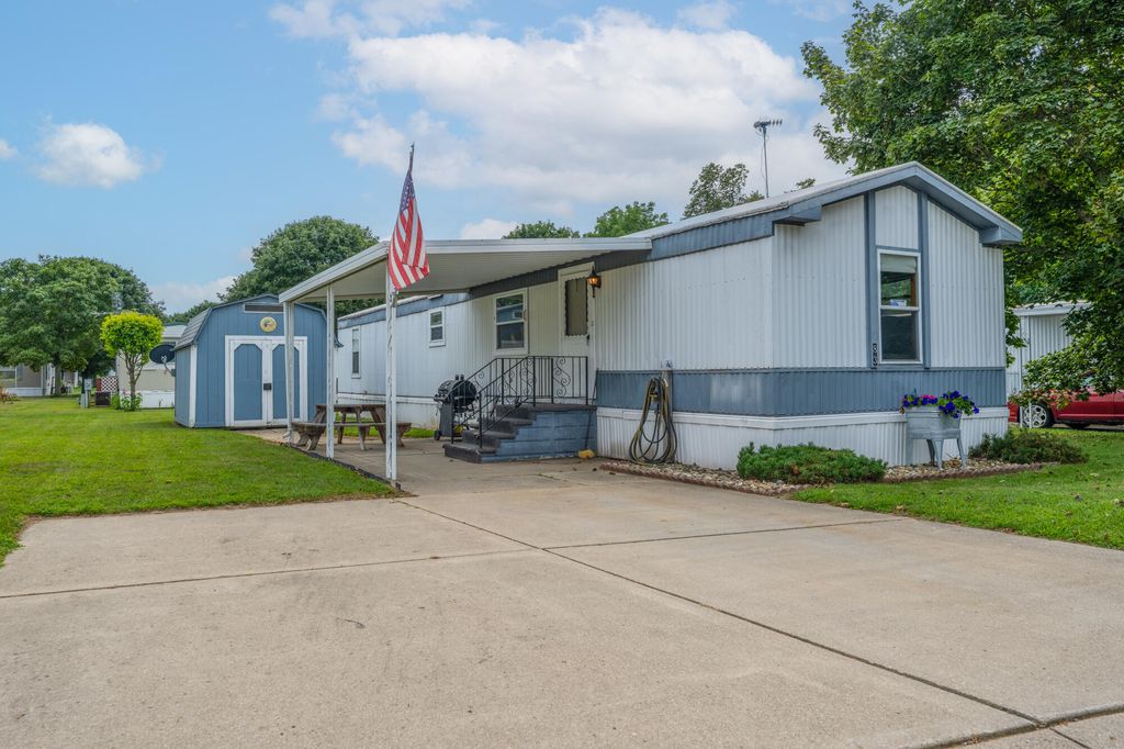 8836 Stevensville-baroda Road Unit: 83, Baroda township