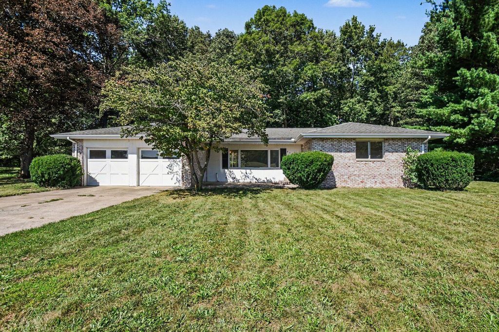 8486 S Hillcrest Drive, Oronoko charter township