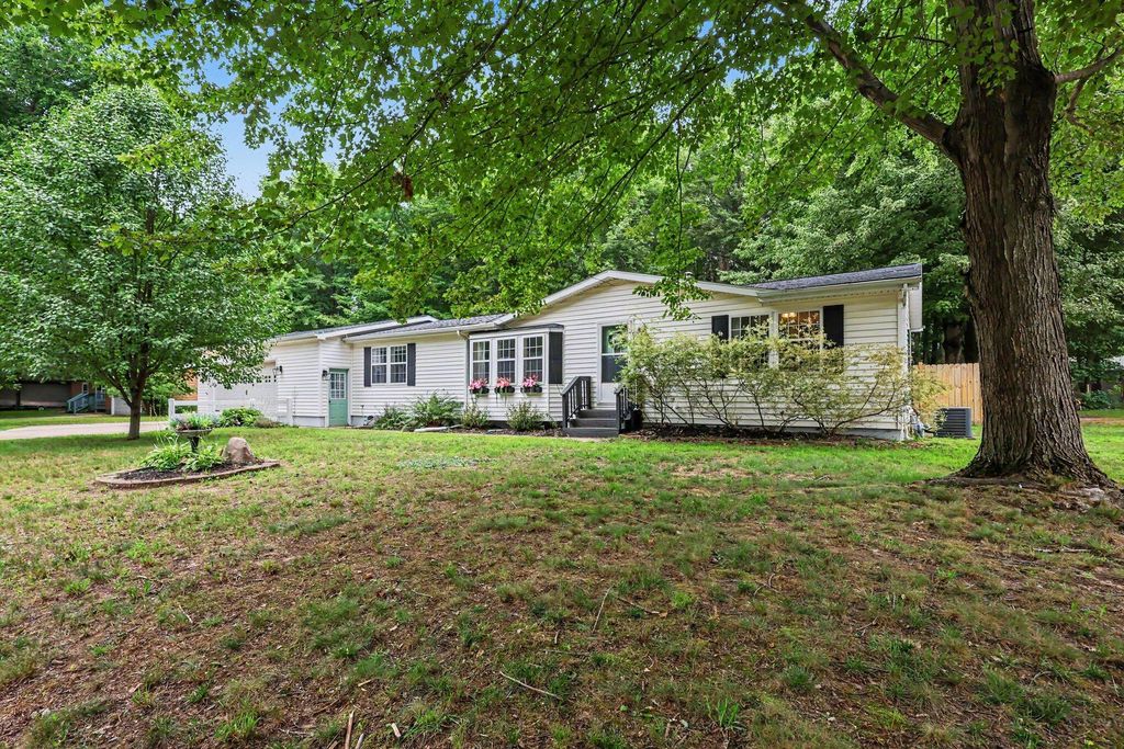 67749 Ridgewood Drive S, Geneva township