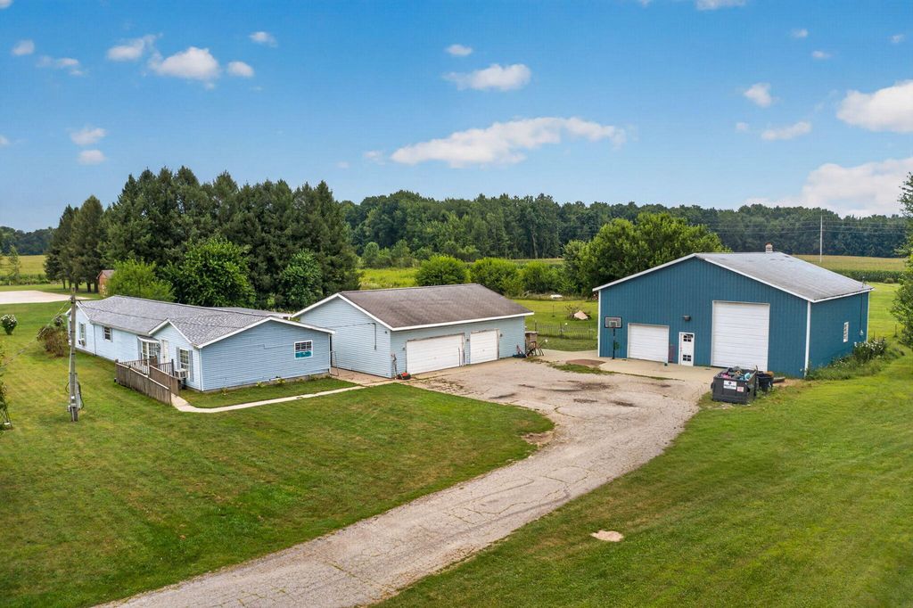 30083 M 62 W, Pokagon township
