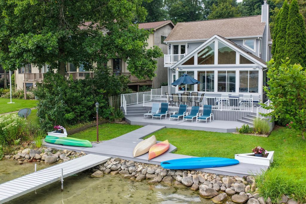 14866 Birch Lake Shore Drive, Porter township