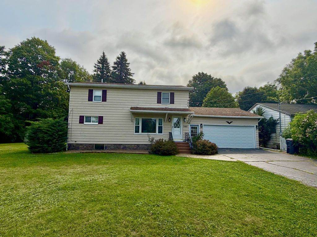 1447 71 1/2 Street, South Haven charter township