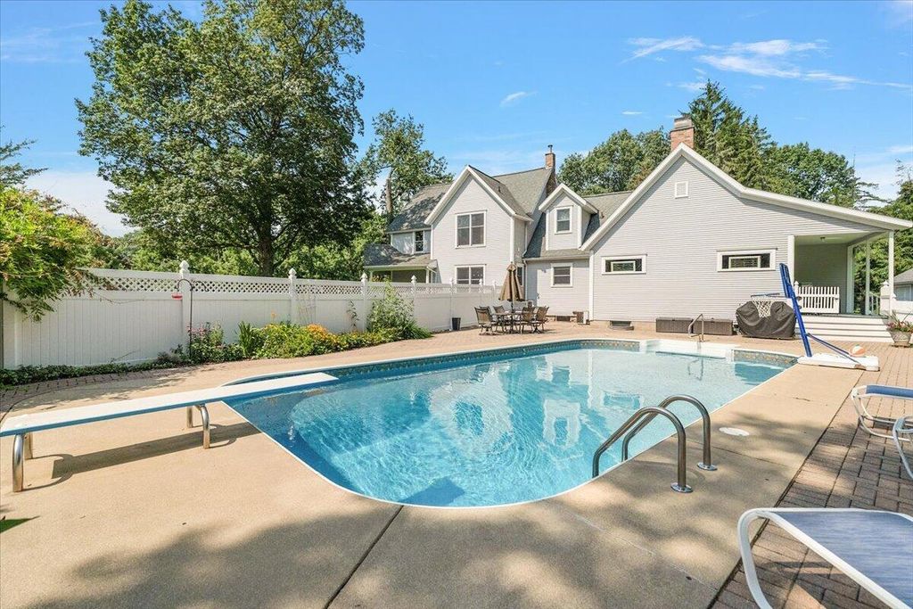 2519 W John Beers Road, Stevensville village