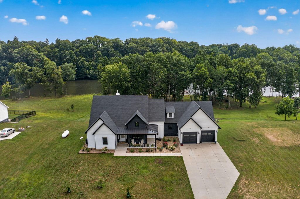 14275 Deer Path, Buchanan township