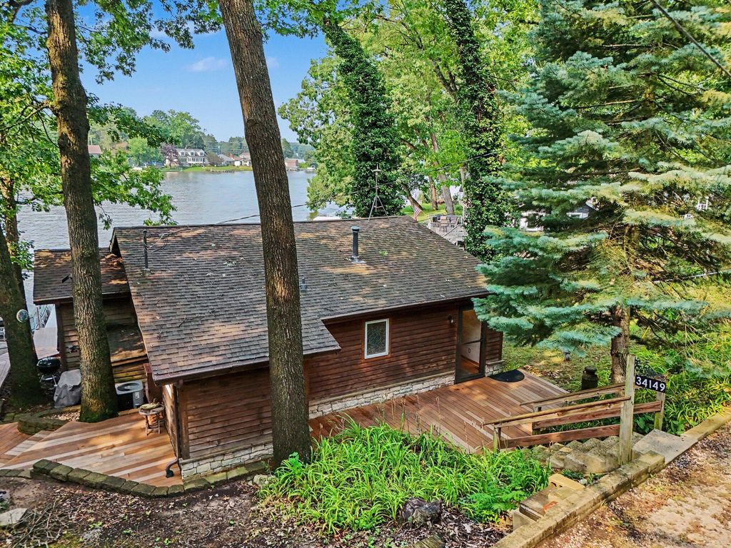 34149 Hillside Drive, Paw Paw township