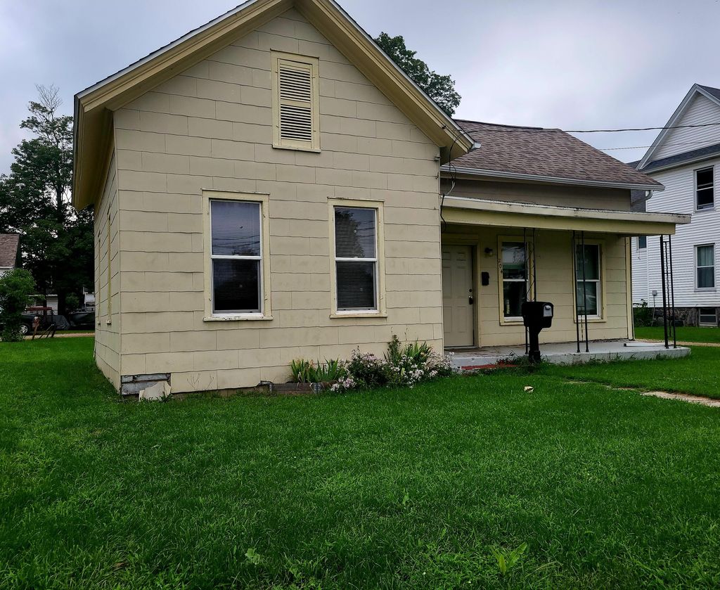 204 W Delaware Street, Decatur village