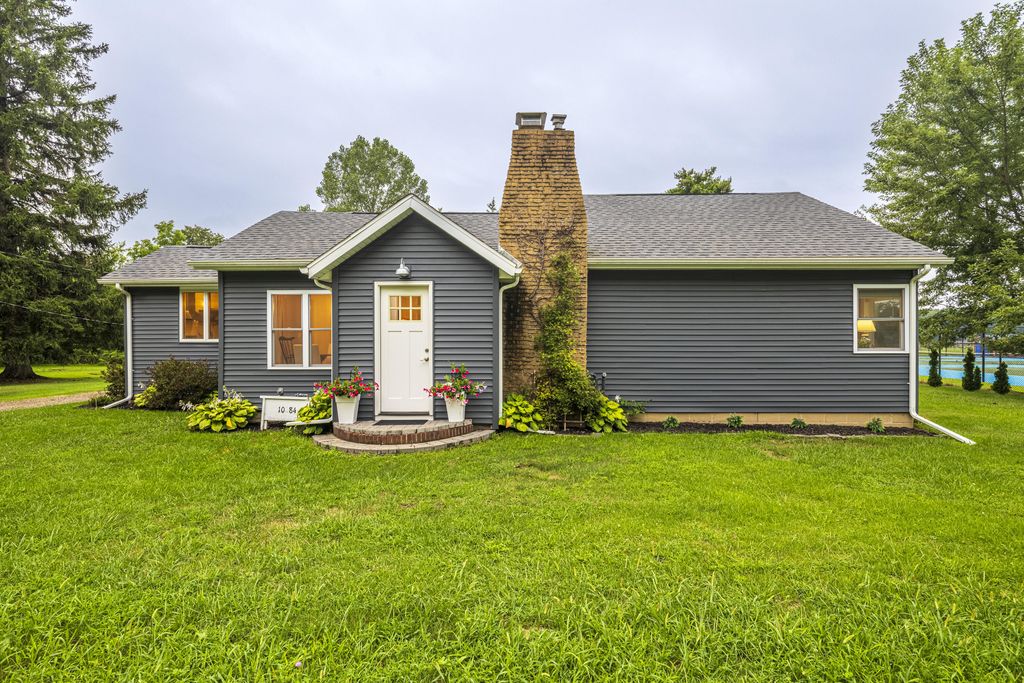 10084 Gast Road, Lake charter township