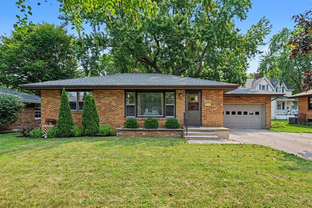 1507 Langley Avenue, St. Joseph city