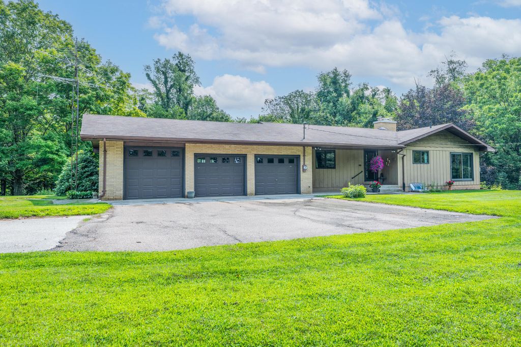 9254 Garr Road, Oronoko charter township