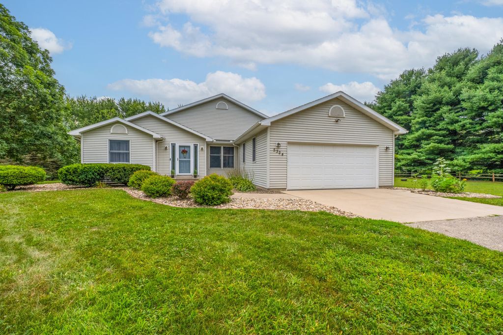 5324 Becht Road, Coloma charter township