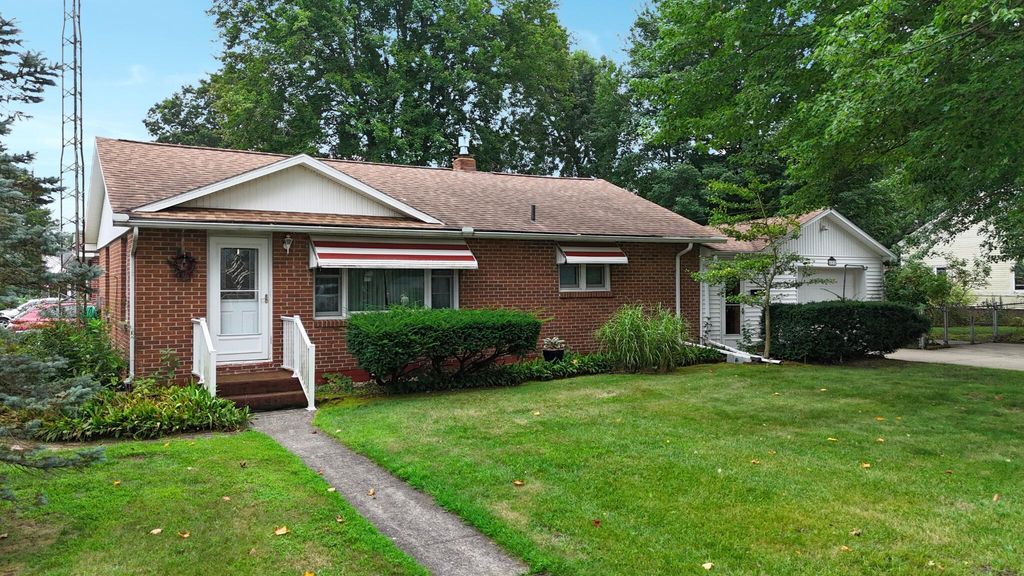 624 Helena Street, Dowagiac city