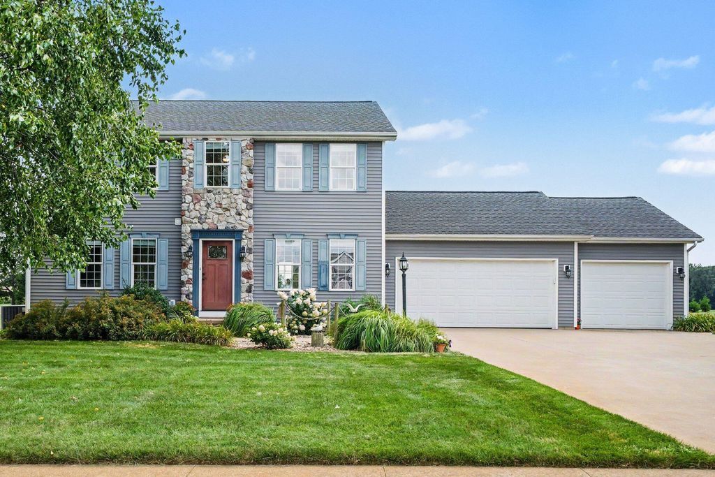 5948 Pollys Path, Berrien township