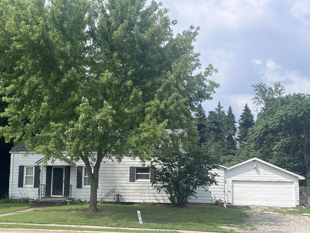 703 E Front Street, Buchanan city