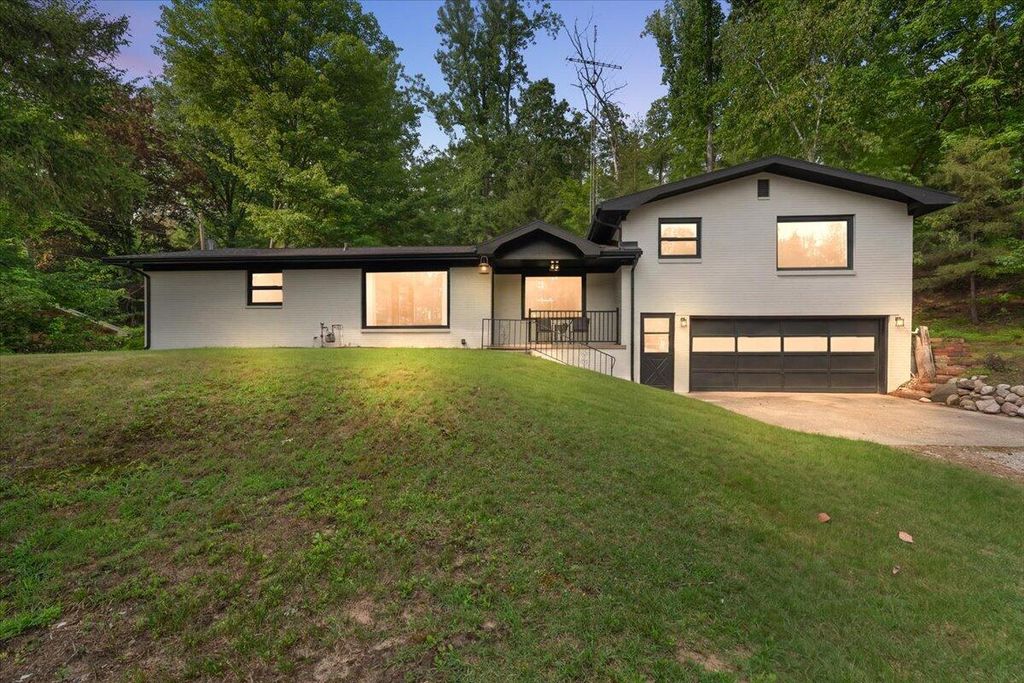4801 Lake Street, Bridgman city