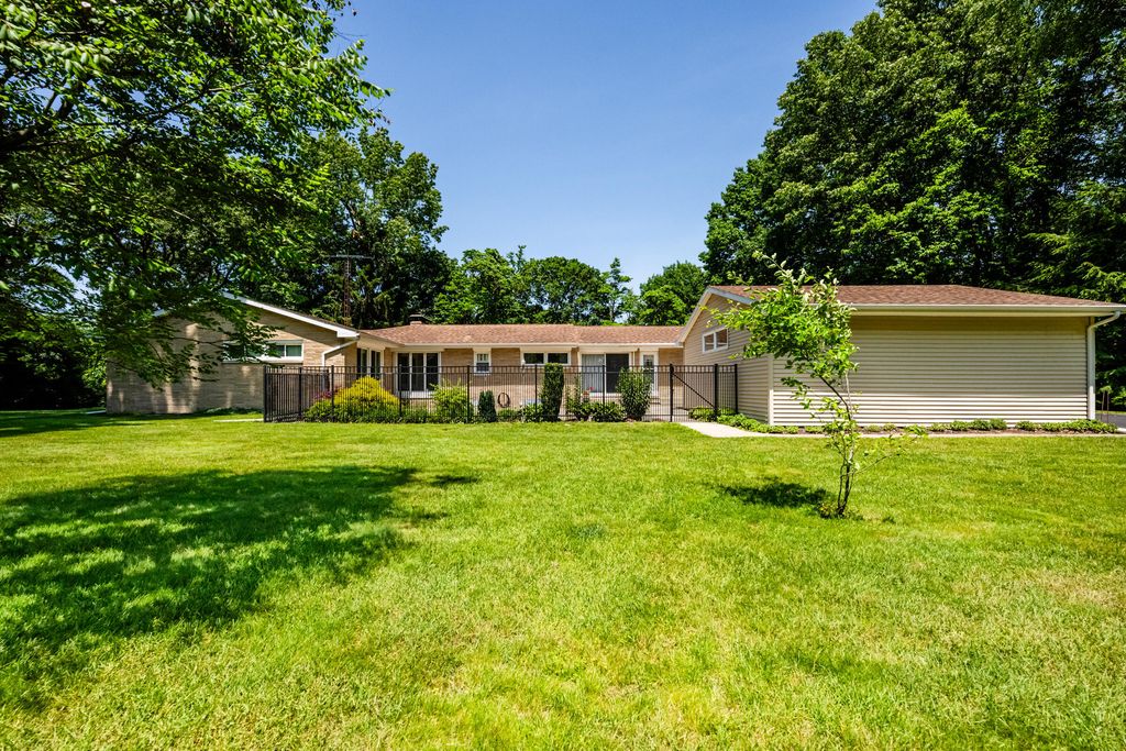 1595 Alex Path, Lincoln charter township