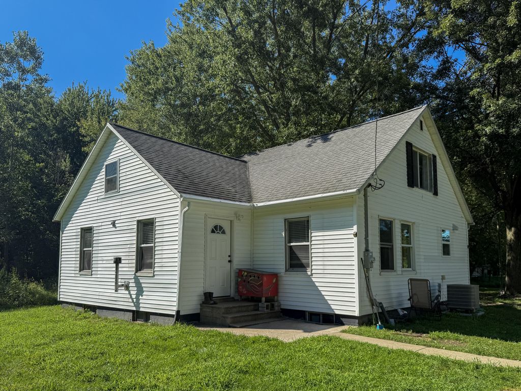 2661 E Empire Avenue, Benton charter township