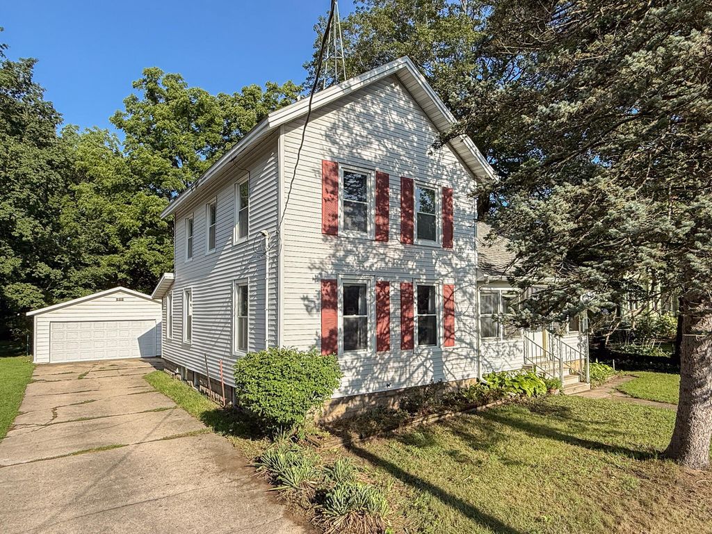103 N Lowe Street, Dowagiac city