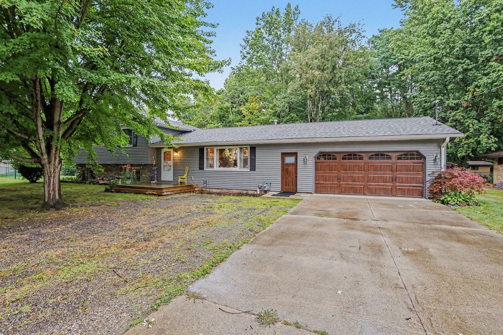 6590 Brunden Place, Coloma charter township